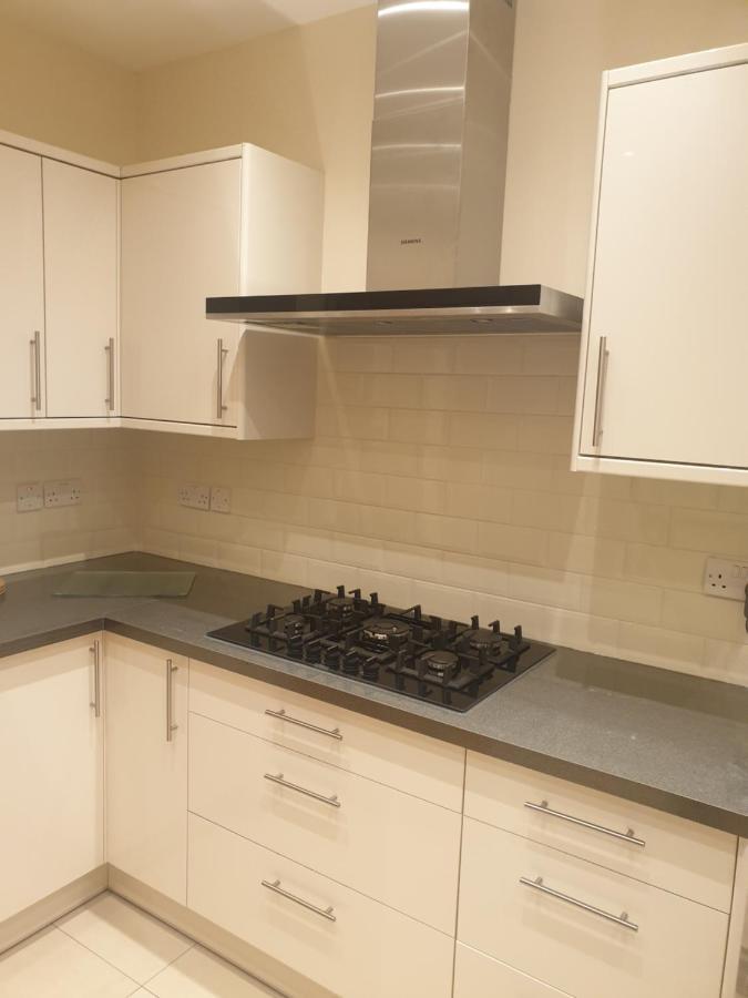 London Luxury Apartments 4 Min Walk From Ilford Station, With Free Parking Free Wifi Dış mekan fotoğraf
