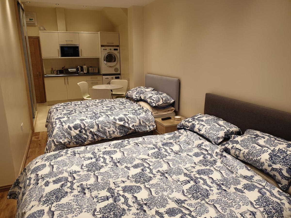 London Luxury Apartments 4 Min Walk From Ilford Station, With Free Parking Free Wifi Dış mekan fotoğraf