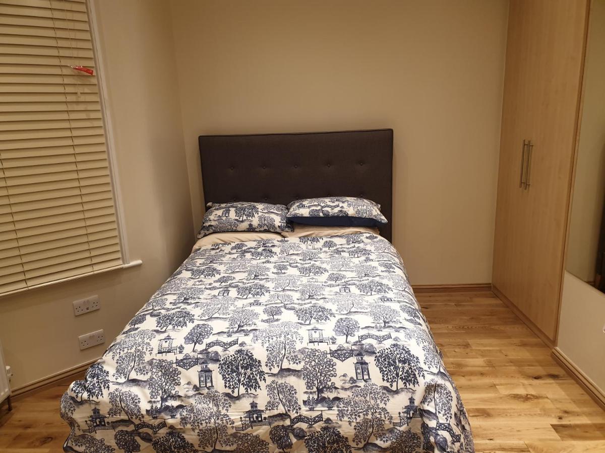 London Luxury Apartments 4 Min Walk From Ilford Station, With Free Parking Free Wifi Dış mekan fotoğraf