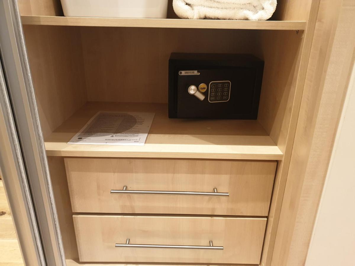 London Luxury Apartments 4 Min Walk From Ilford Station, With Free Parking Free Wifi Dış mekan fotoğraf