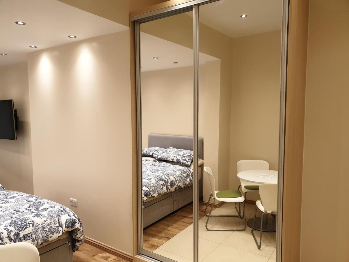 London Luxury Apartments 4 Min Walk From Ilford Station, With Free Parking Free Wifi Dış mekan fotoğraf