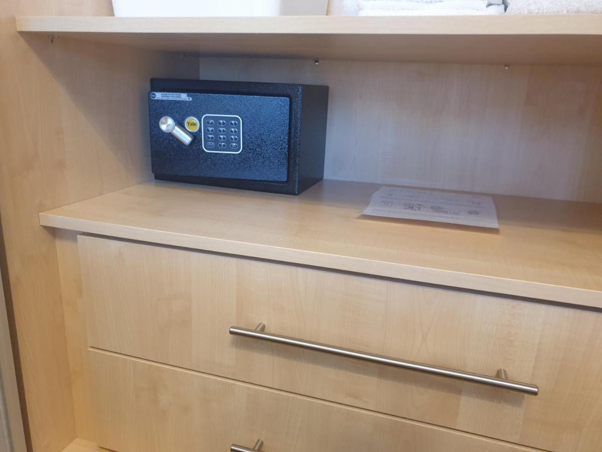 London Luxury Apartments 4 Min Walk From Ilford Station, With Free Parking Free Wifi Dış mekan fotoğraf