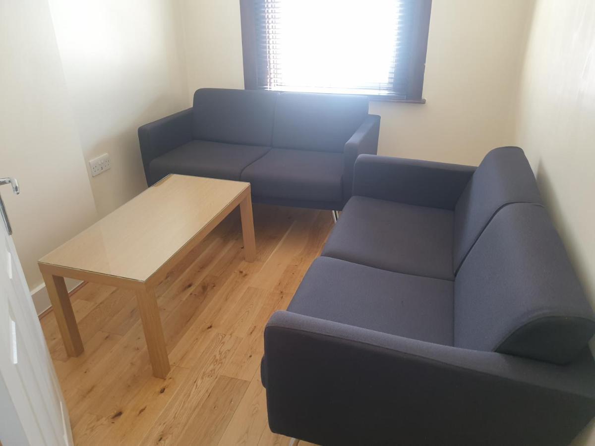 London Luxury Apartments 4 Min Walk From Ilford Station, With Free Parking Free Wifi Dış mekan fotoğraf